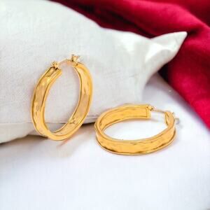 Elegant Gold Hoop Earrings